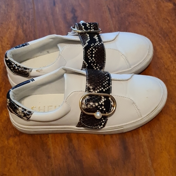Shein snakeskin belt white sneakers - Picture 2 of 3